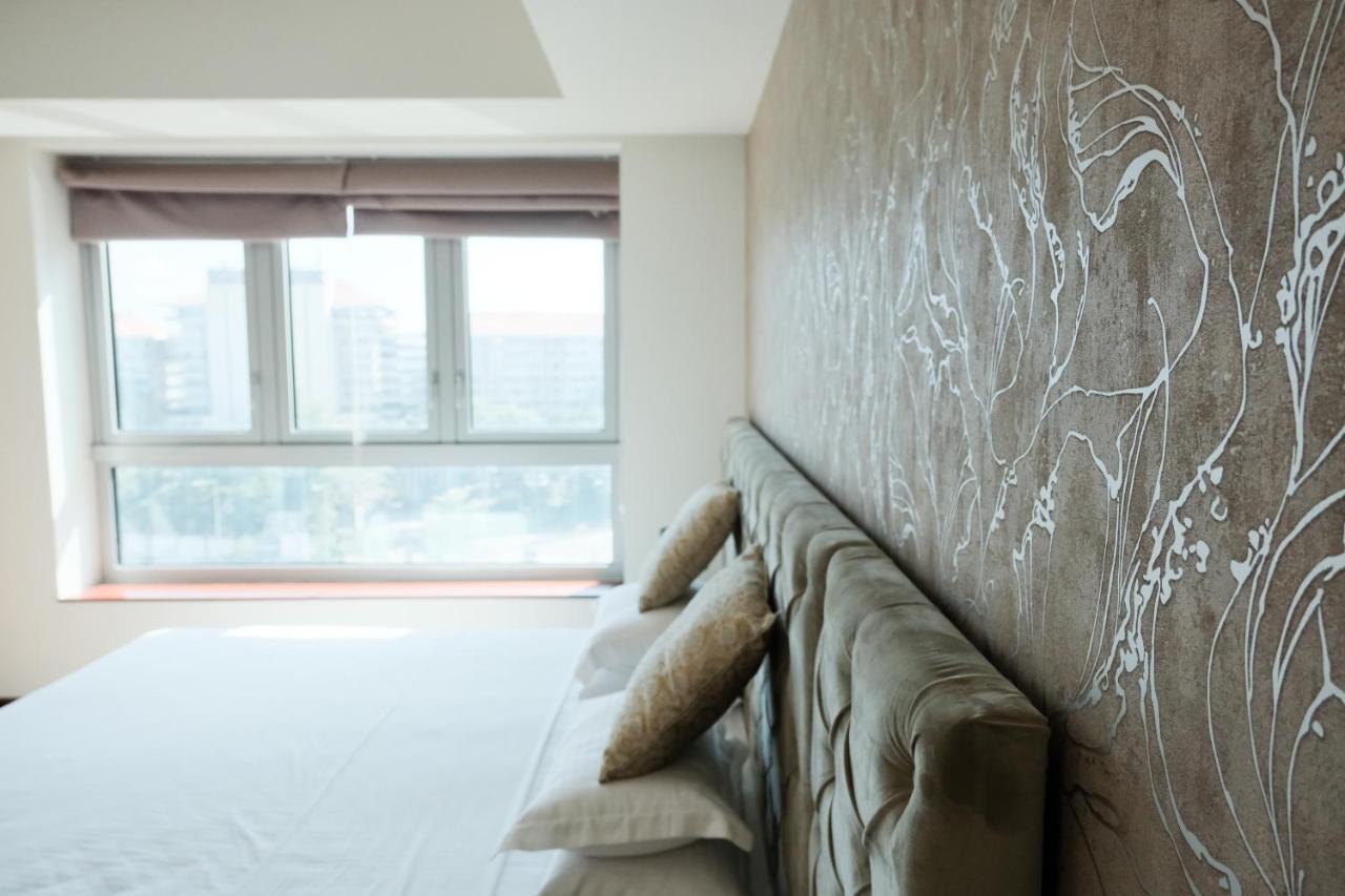 Brand New Water Front Luxury Cinnamon Suites Apartment In Heart Of Colombo City Exterior photo